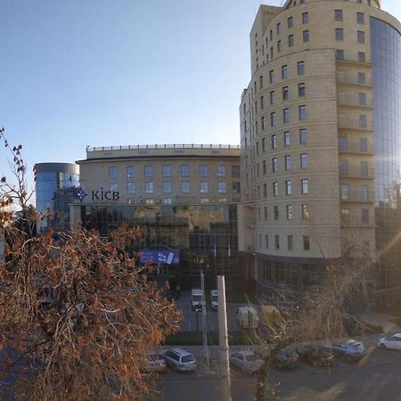 בישקק Aura On Erkindik Boulevard מראה חיצוני תמונה