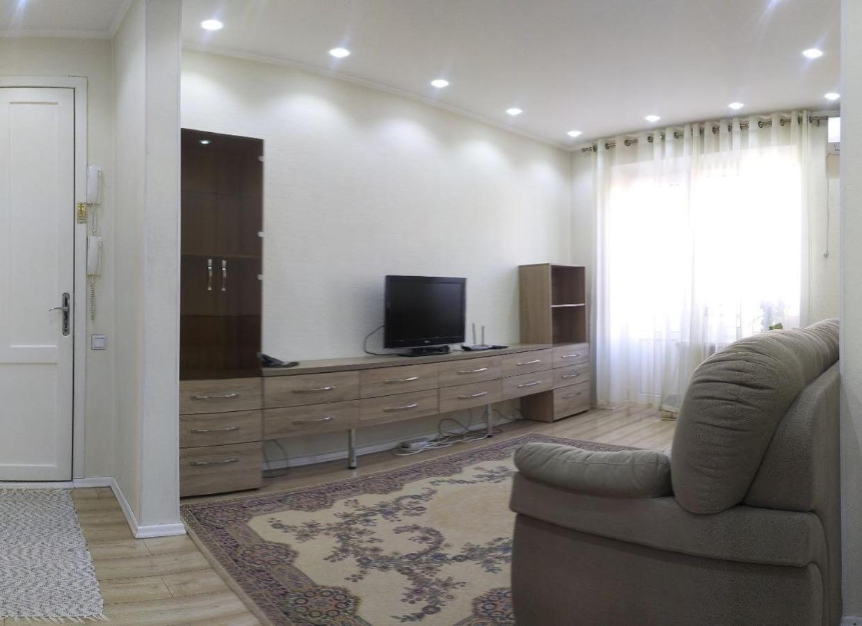 בישקק Aura On Erkindik Boulevard מראה חיצוני תמונה