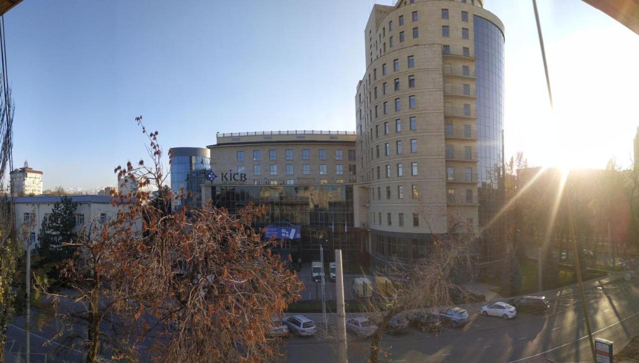 בישקק Aura On Erkindik Boulevard מראה חיצוני תמונה