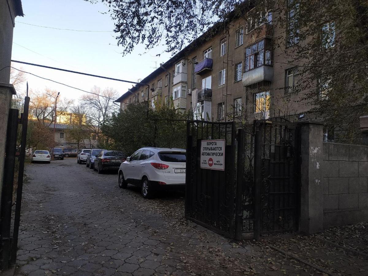 בישקק Aura On Erkindik Boulevard מראה חיצוני תמונה